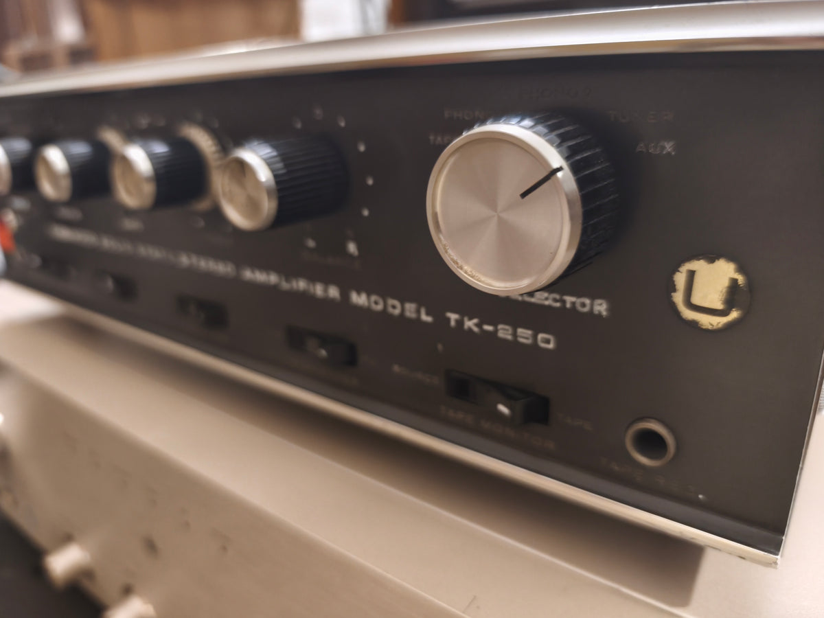 Amplificador integrado vintage KENWOOD TK-250